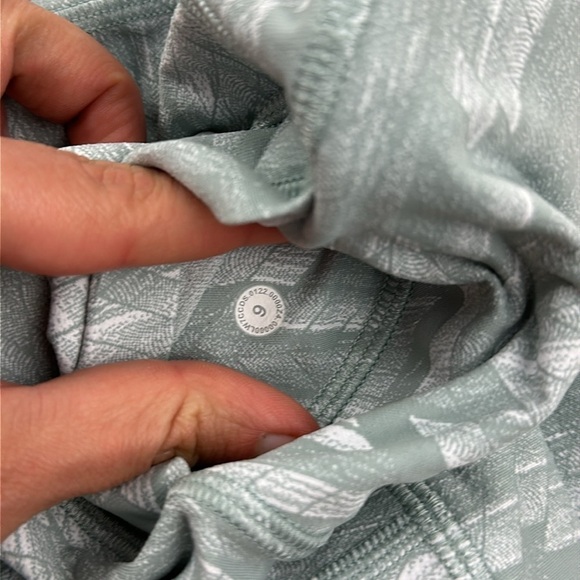 Lululemon Swift Speed High-Rise Short 8" Reverberate Chevron Jacquard Silver - Picture 6 of 6